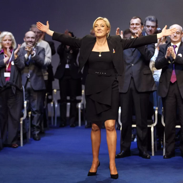 Taille Marine Le Pen