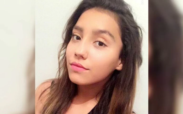 Jeune Fille Poignardée