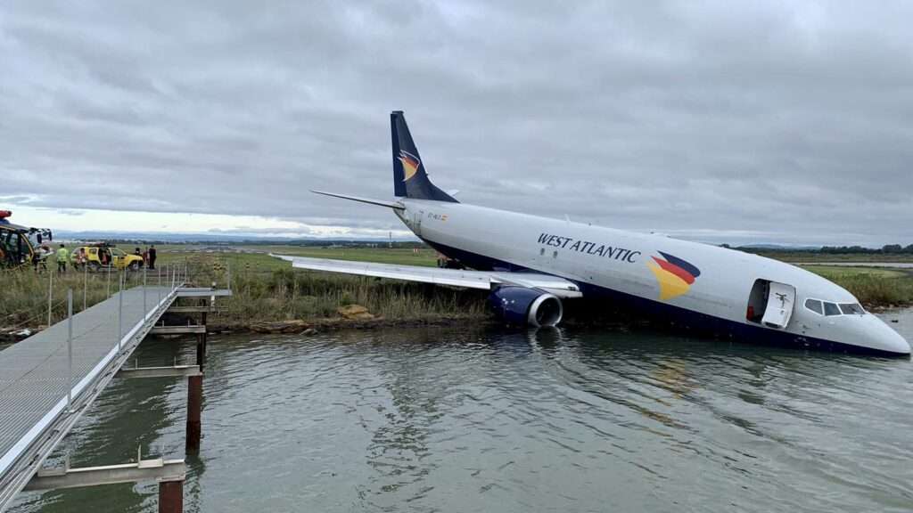 Avion Montpellier Sortie De Piste