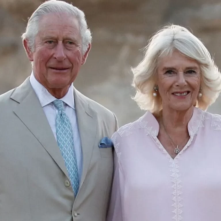 Fils Caché De Charles Et Camilla