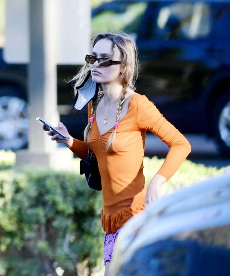 Lily Rose Depp Yassine Stein