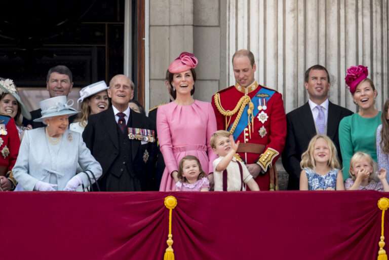 Qui Sont Les Enfants De La Reine Élisabeth