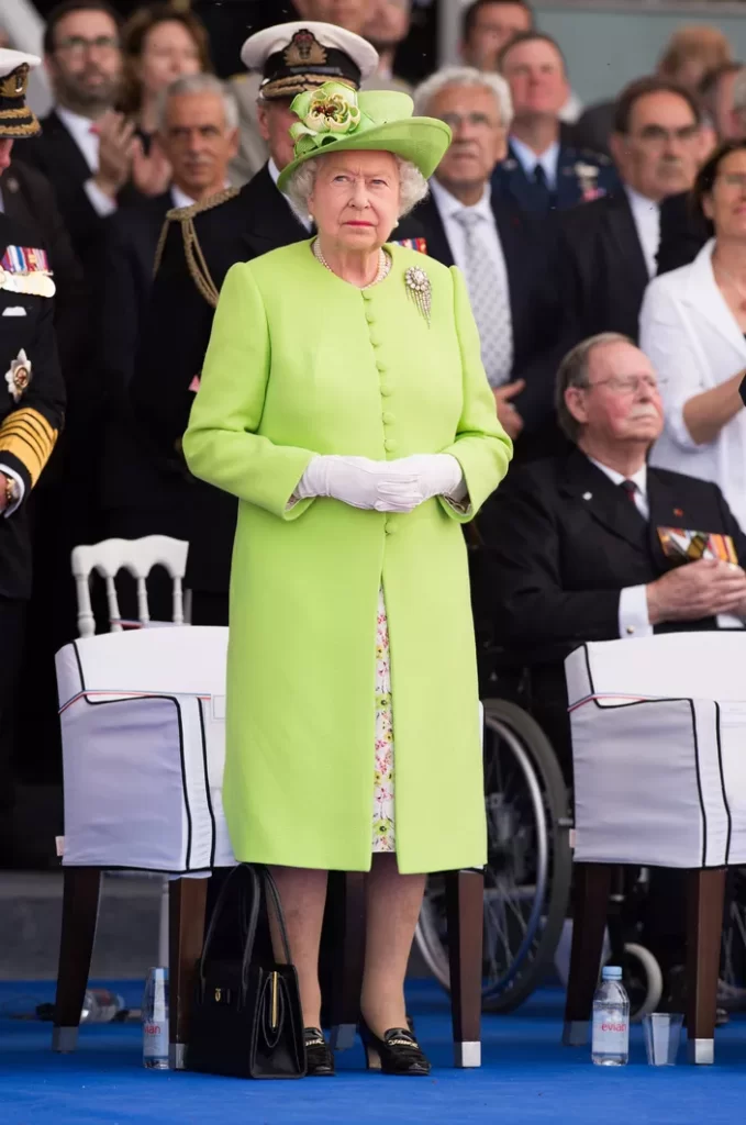 Elizabeth 2 Taille