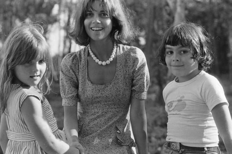 Qui Est Le Fils De Chantal Goya ?