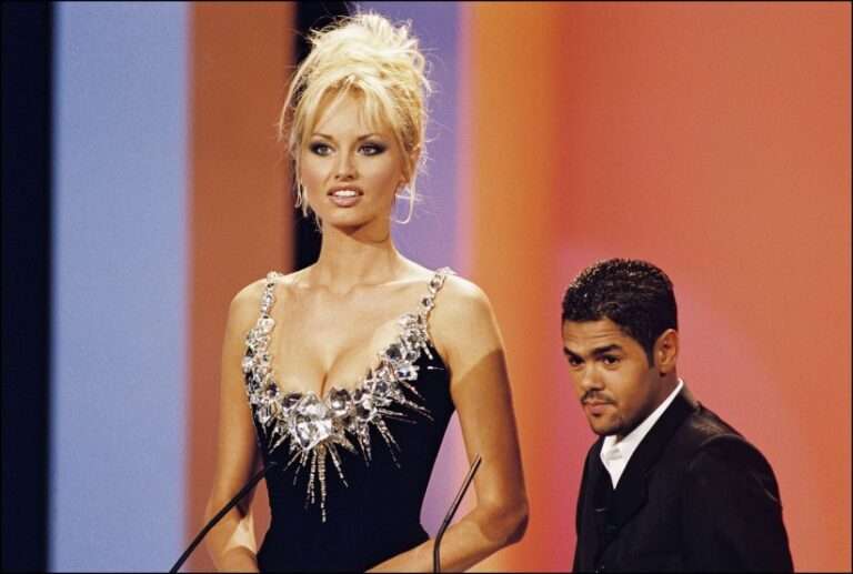 Taille Jambe Adriana Karembeu