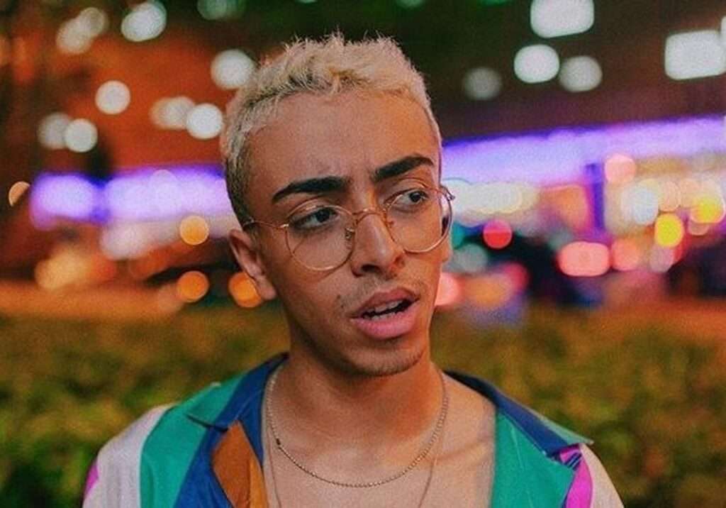 Bilal Hassani Taille Poids