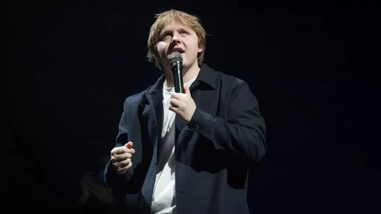 Chanteur Lewis Capaldi Maladie