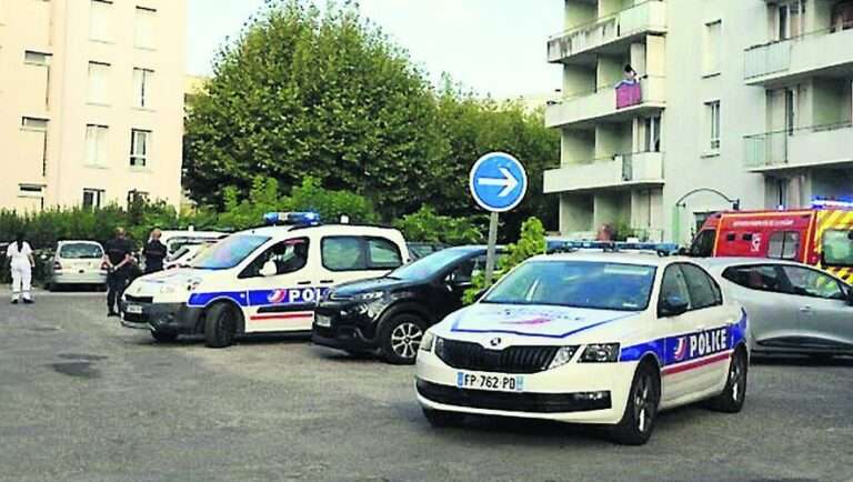 Nantes Femme Tuee Arme Blanche