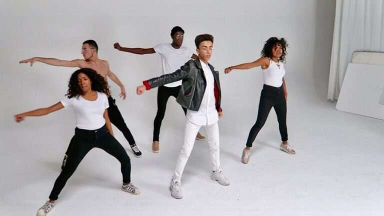 Bilal Hassani Taille Poids