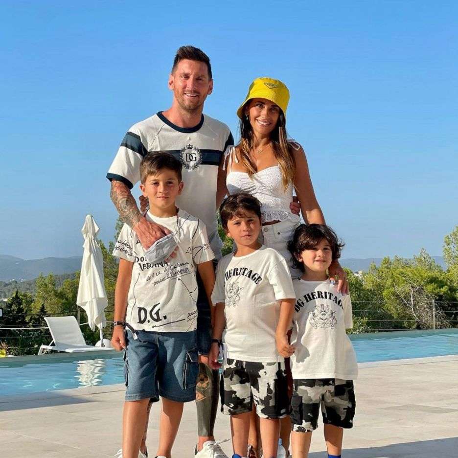 Messi Et Sa Femme Tour Eiffel