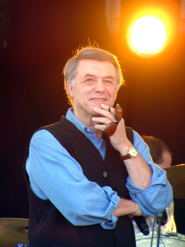 Adamo Âge Taille