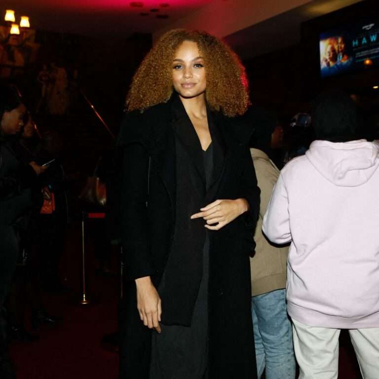 Alicia Aylies Enceinte De Qui