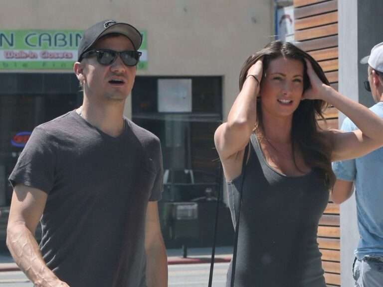 Jeremy Renner Ex Femme