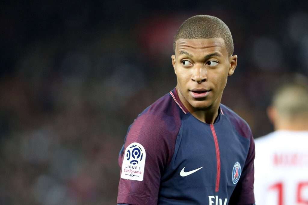 Mbappé Taille 1M83