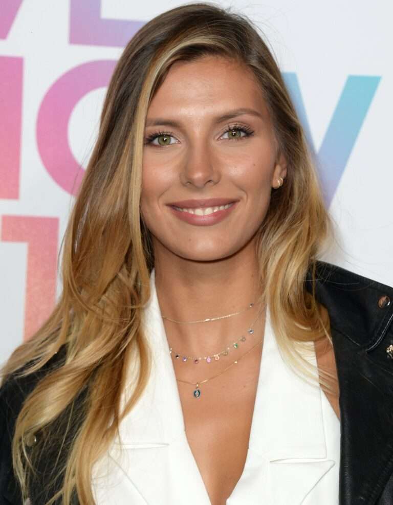 Camille Cerf Poids Et Taille
