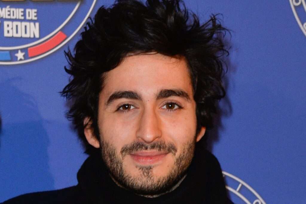 Chanteur Symon Macias