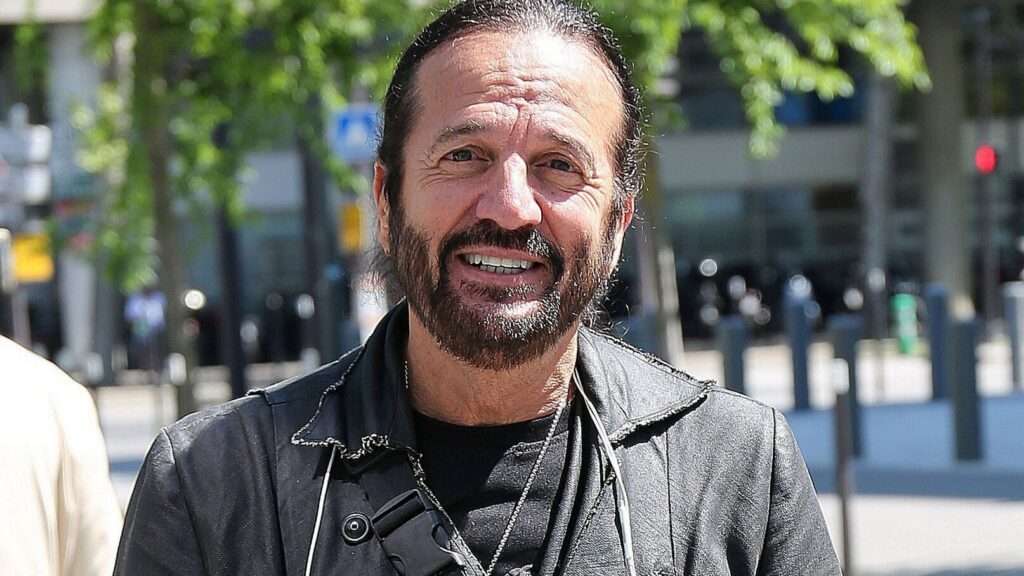 Francis Lalanne Et Sa Nouvelle Compagne