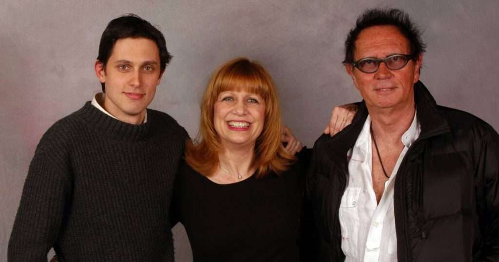 Qui Est Le Fils De Stone Et Charden