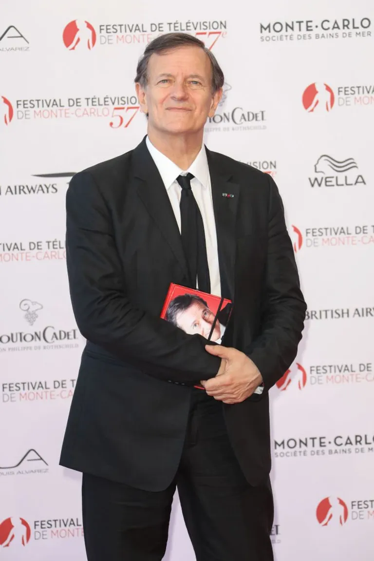 Qui Est La Nouvelle Compagne De Francis Huster ?