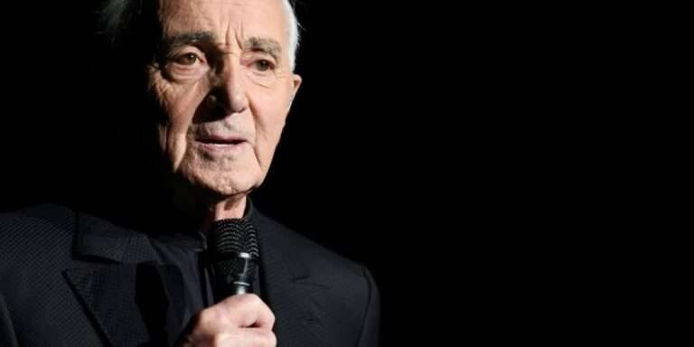 Charles Aznavour Taille Poids