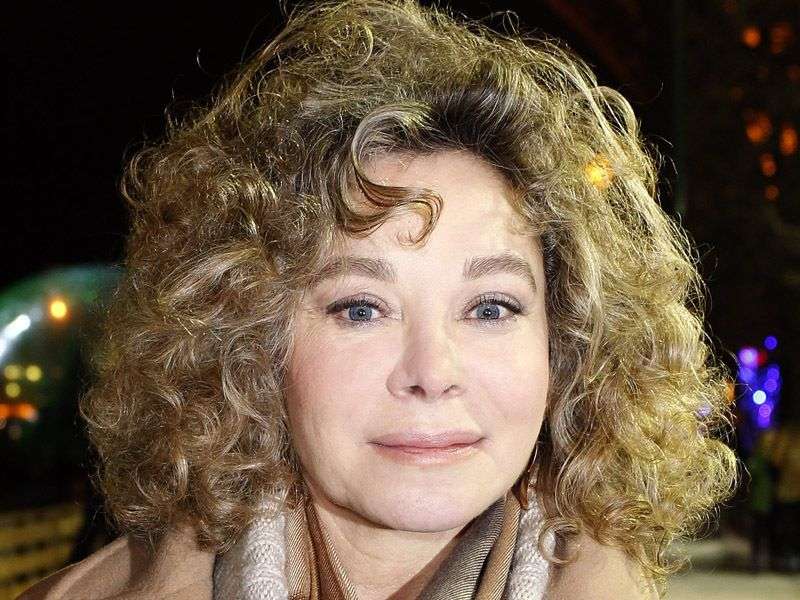 Grace De Capitani Chirurgie Esthétique