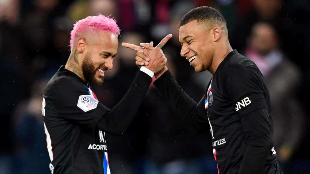 Mbappe Cheveux Rose