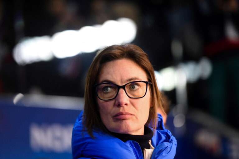 Qui Remplace Corinne Diacre