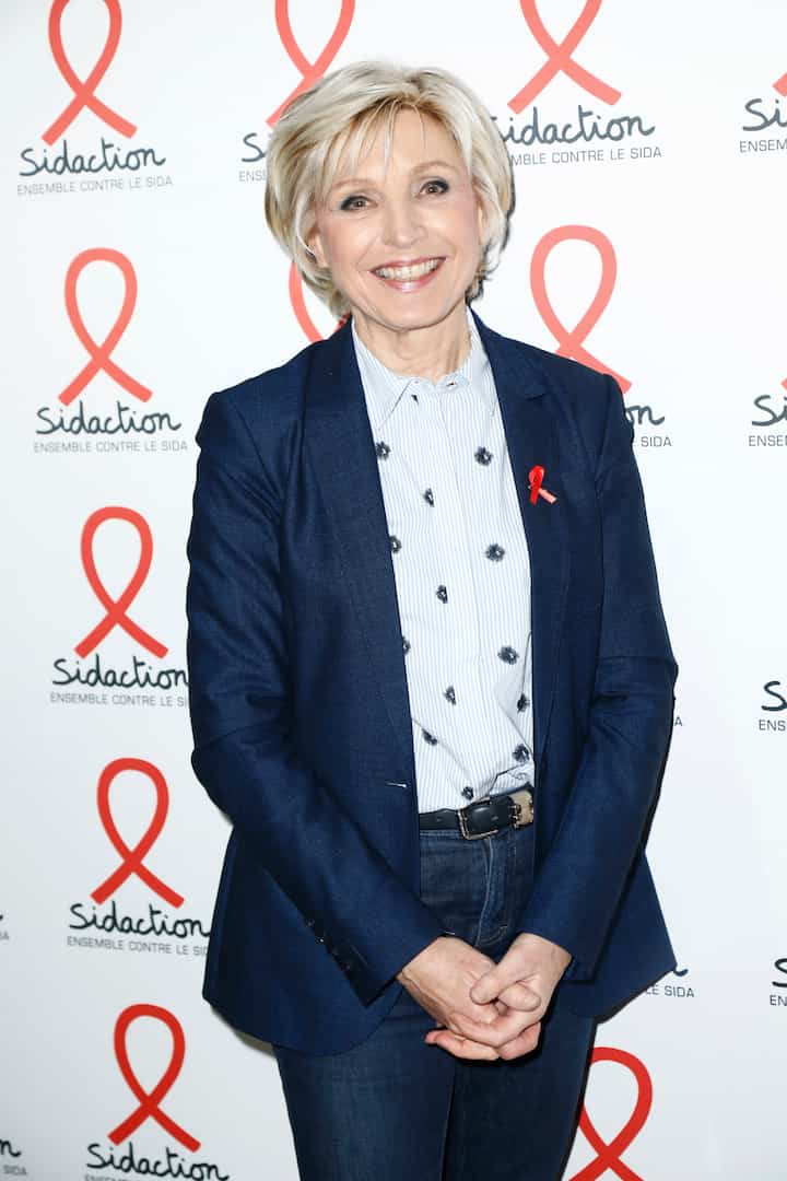 Evelyne Dhéliat Et Son Fils