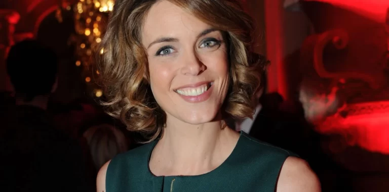 Julie Andrieu Père