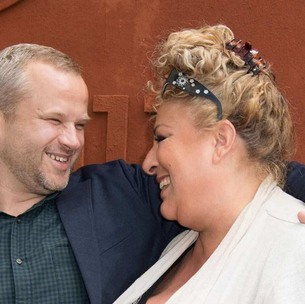 Marianne James Et Son Mari