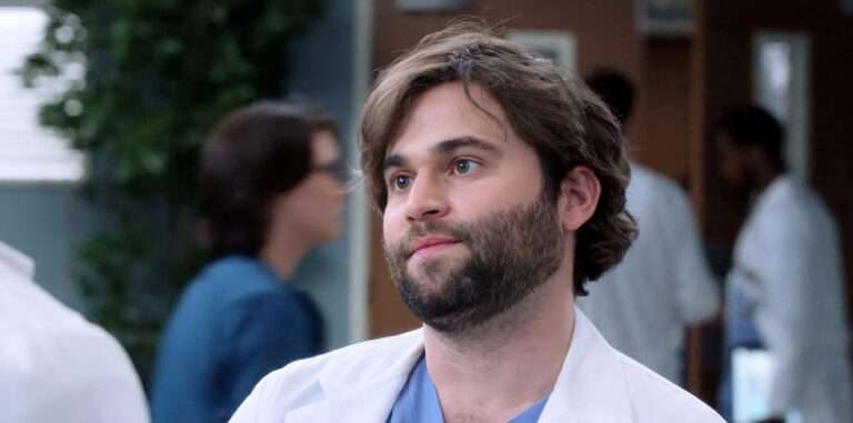 Jake Borelli Poids