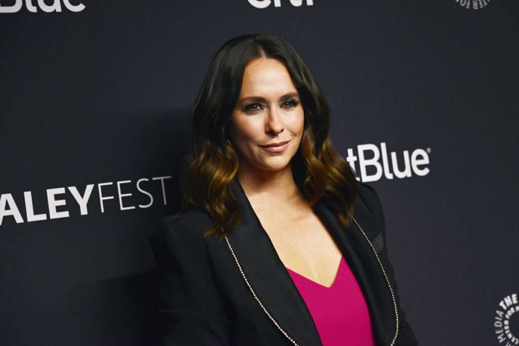 Jennifer Love Hewitt A Grossi Jennifer Love Hewitt A Grossi