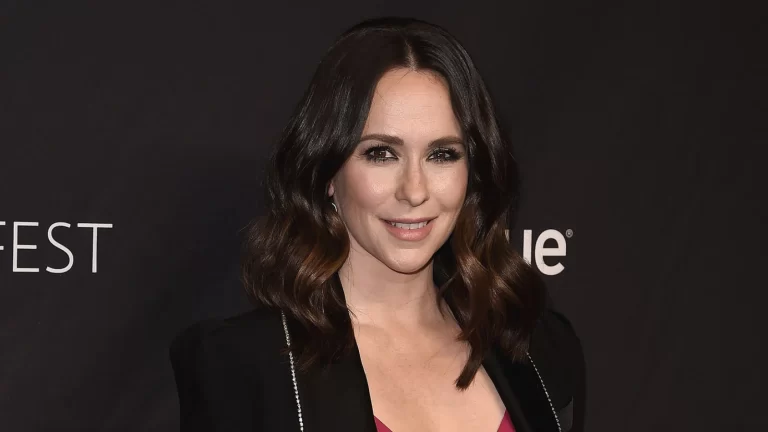 Jennifer Love Hewitt Taille Et Poids