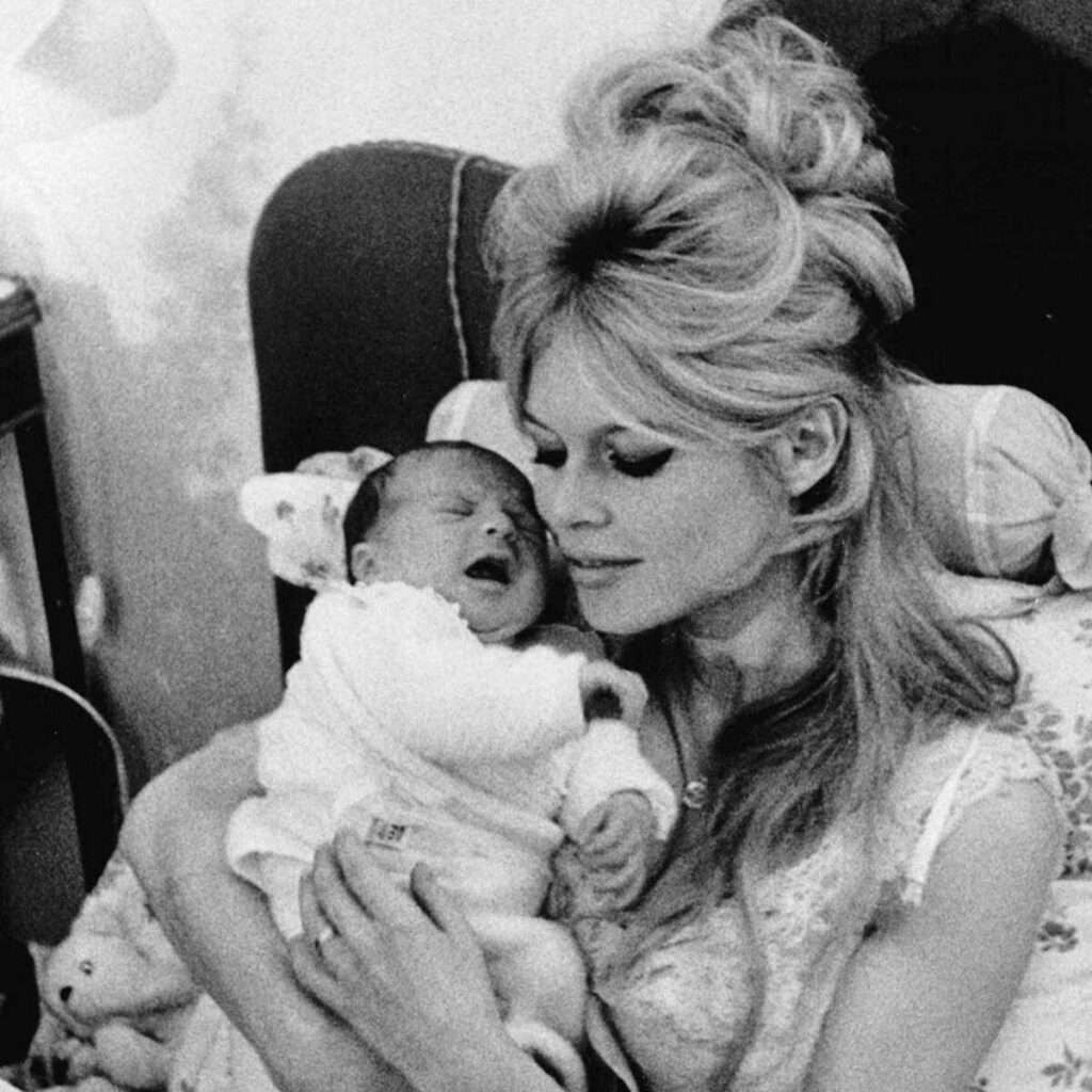 Qui A Élevé Le Fils De Brigitte Bardot