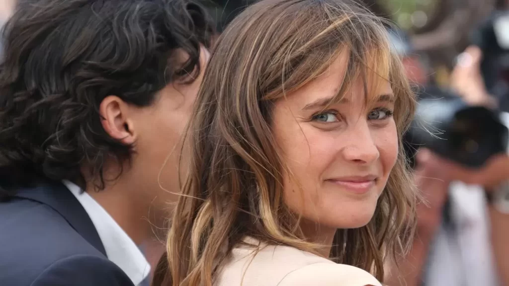 Qui Est Alexandre Le Mari De Julie De Bona