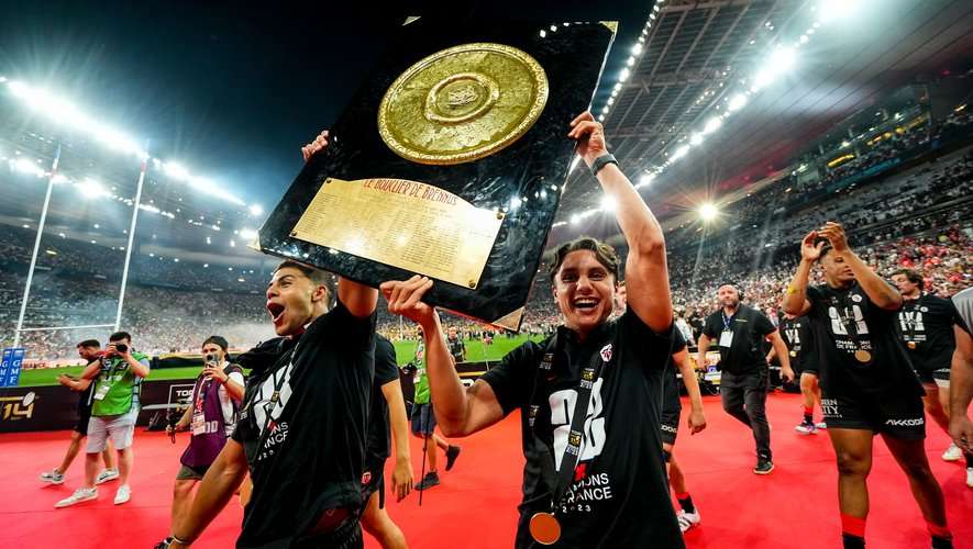 Combien Pèse Le Bouclier De Brennus