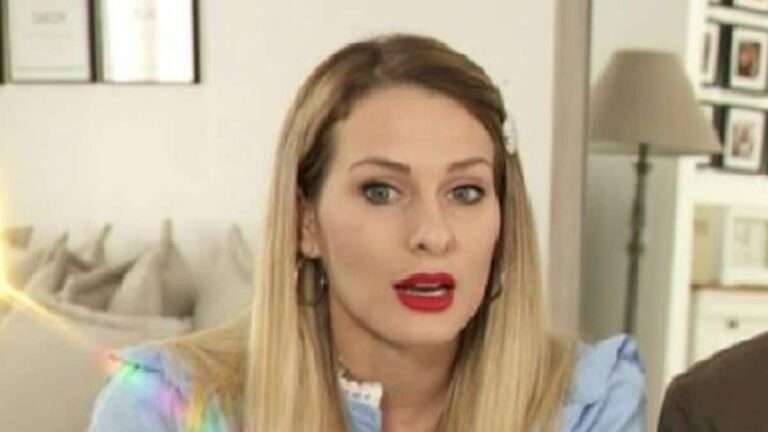 Famille Santoro En Deuil